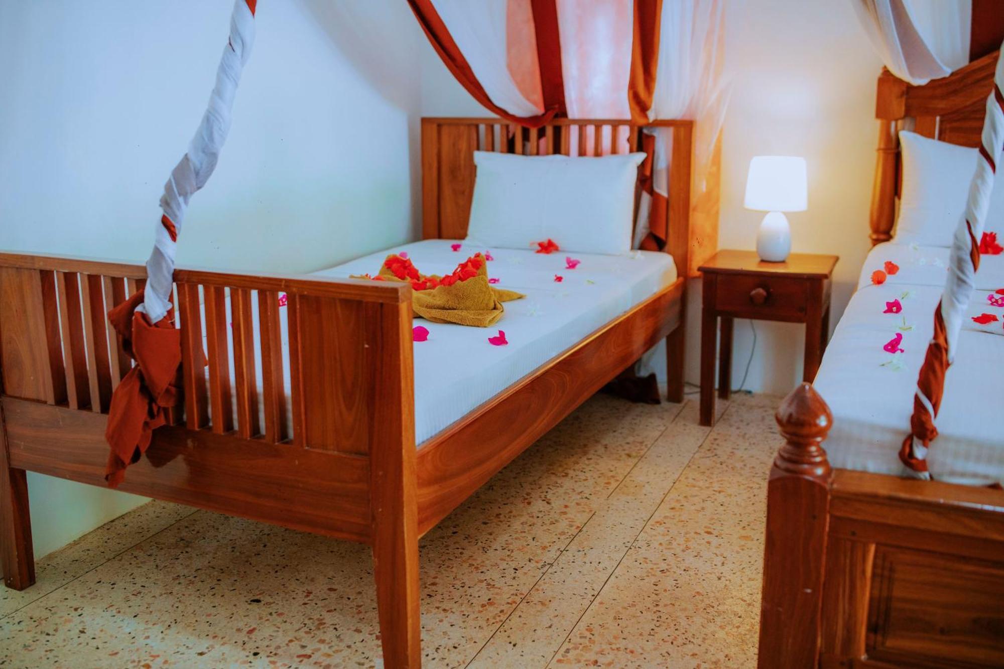 פוואני מצ'אנגני Mambo Ocean Resort מראה חיצוני תמונה